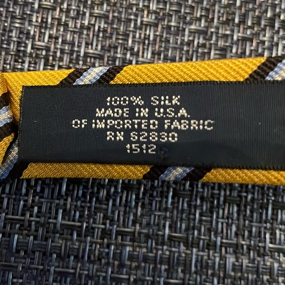 Lands’ End Bow Tie - Picture 5 of 5